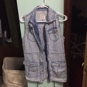 Jean Vest